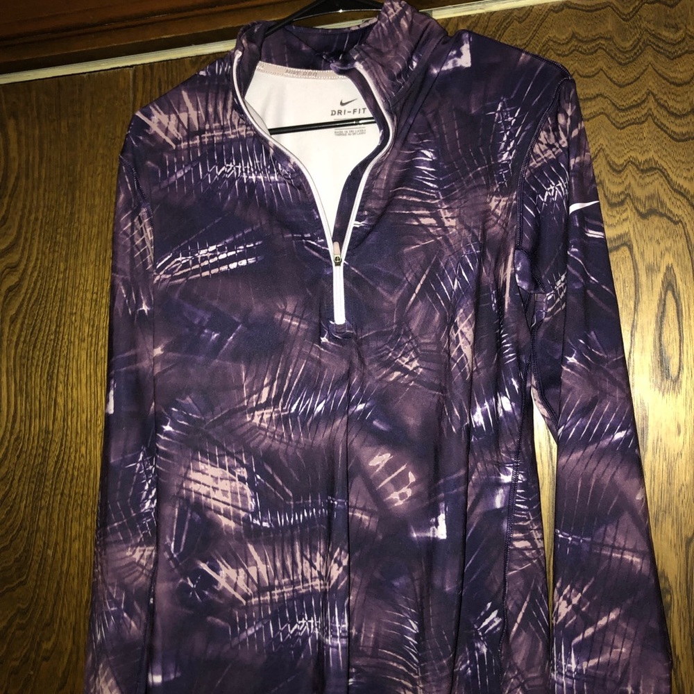 Nike Long Sleeve Pull-Over
